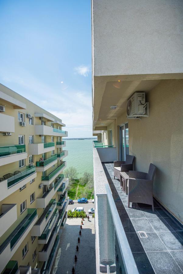 Moonlight Sky Mamaia Apartment Exterior photo